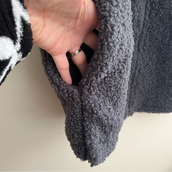 NWT UMGEE Teddy Vest Full Zip Jacket Fleece Gray Womens Medium Lined , Pockets! - Picture 10 of 11